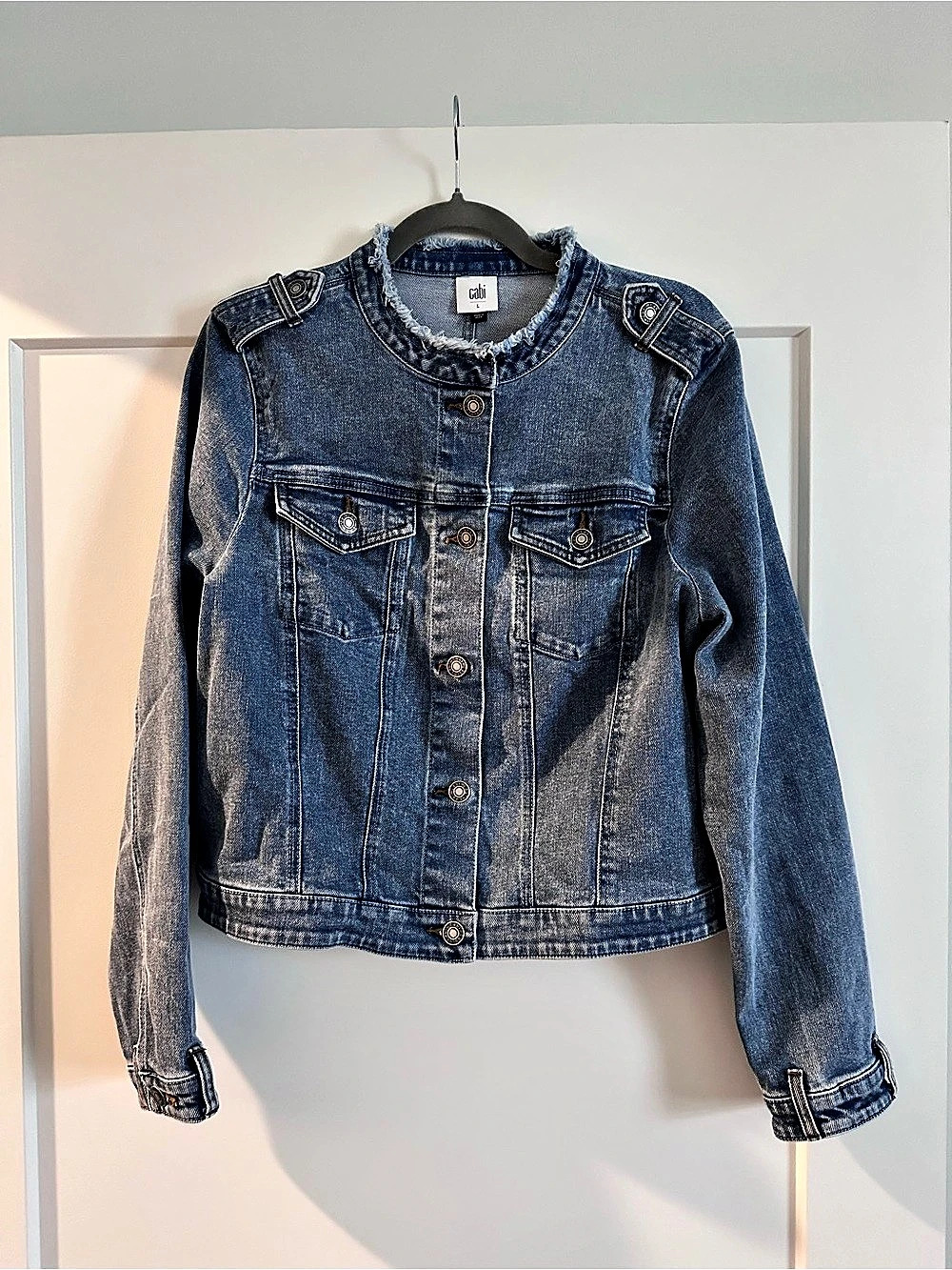 Cabi Jeanie Denim Jean Jacket in Blue - New without tags